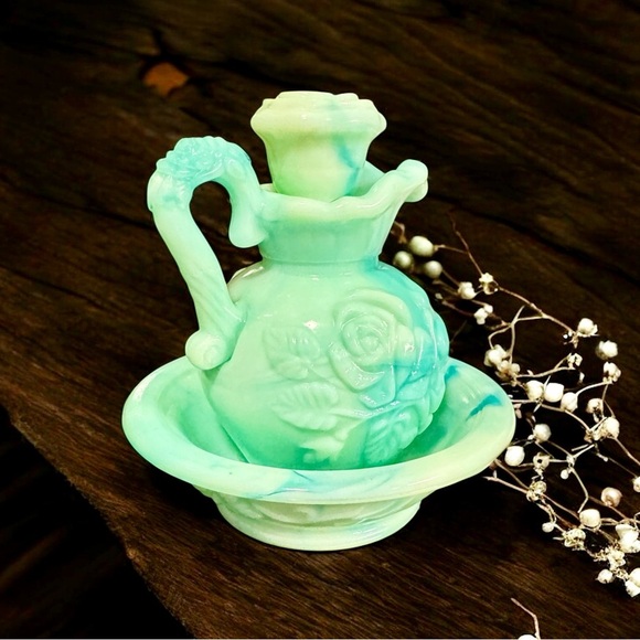 Vintage 70’s Avon Jadeite Slag Glass Cruet Set - Picture 5 of 12